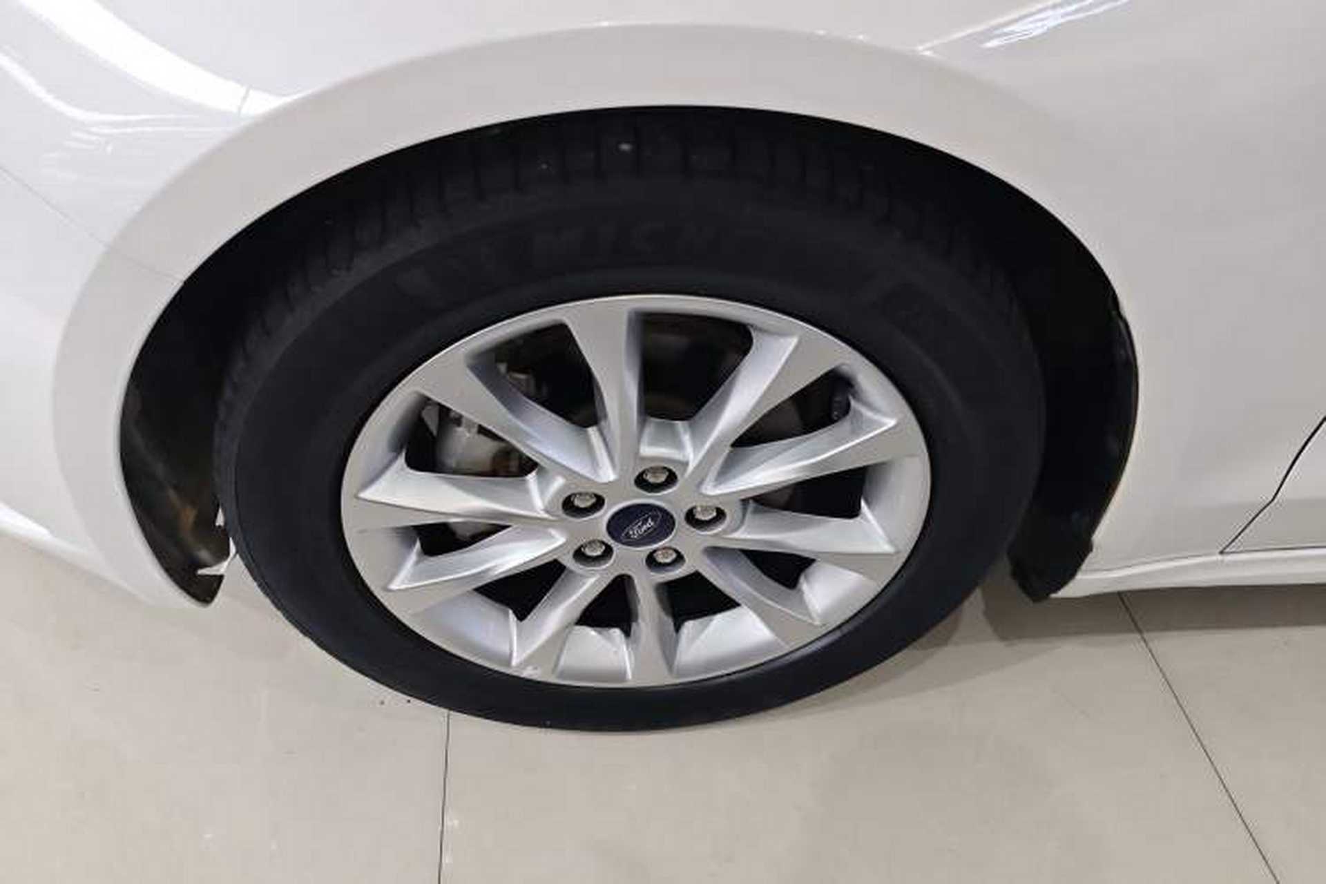 Used Ford Mondeo 2017 EcoBoost 180 Stylish Model Left Front Wheel Hub