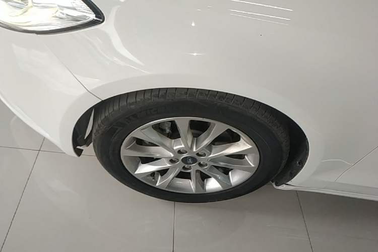 Used Ford Mondeo 2017 EcoBoost 180 Stylish Model Left Front Wheel Hub