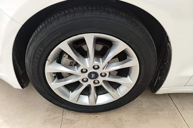 Used Ford Mondeo 2017 EcoBoost 180 Stylish Model Left Front Wheel Hub