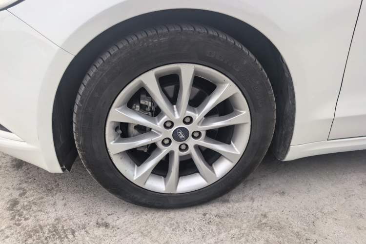 Used Ford Mondeo 2017 EcoBoost 180 Stylish Model Left Front Wheel Hub