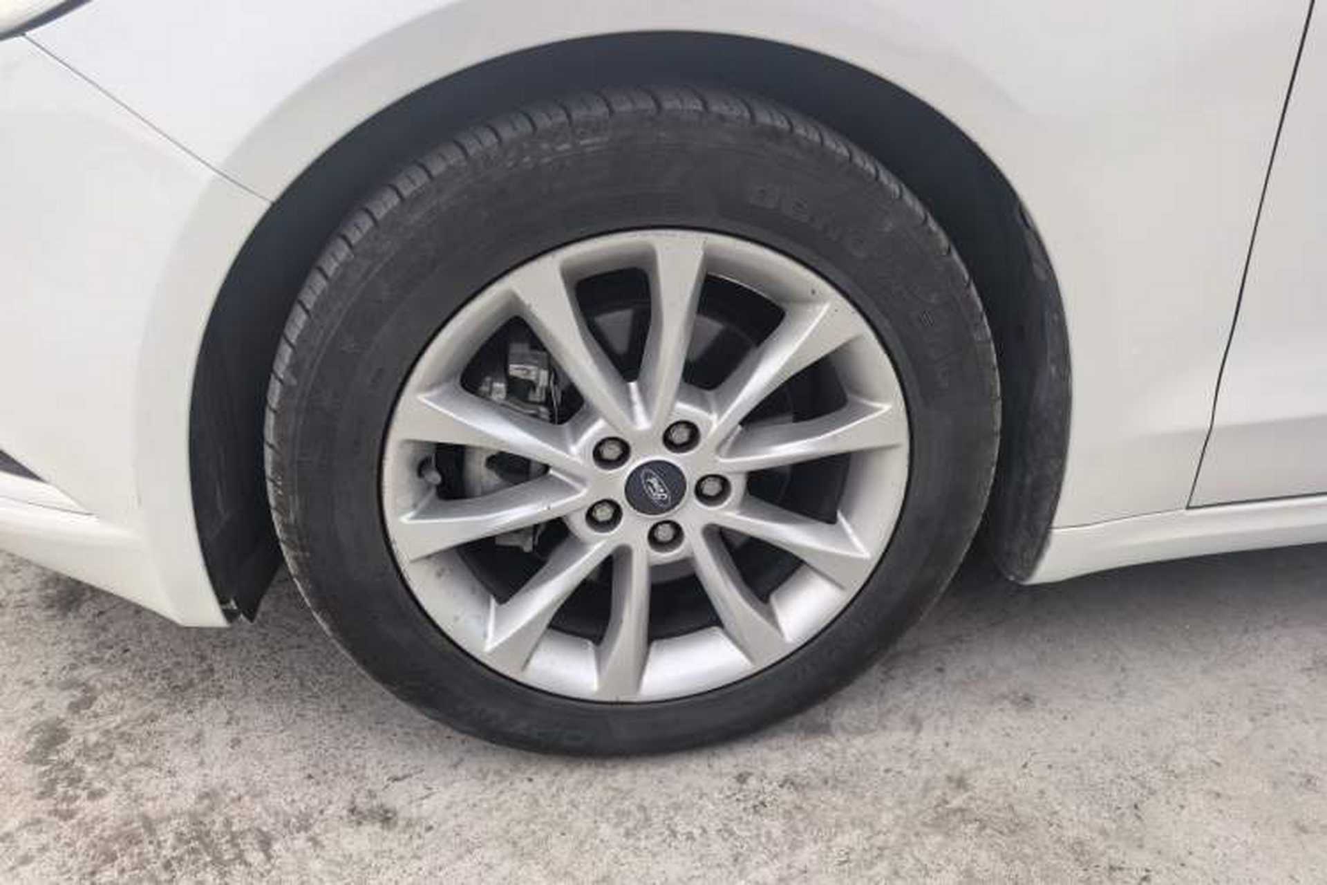 Used Ford Mondeo 2017 EcoBoost 180 Stylish Model Left Front Wheel Hub