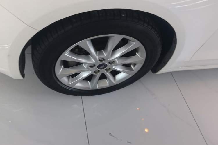 Used Ford Mondeo 2017 Facelifted EcoBoost 180 Fashion Edition Left Front Wheel Hub