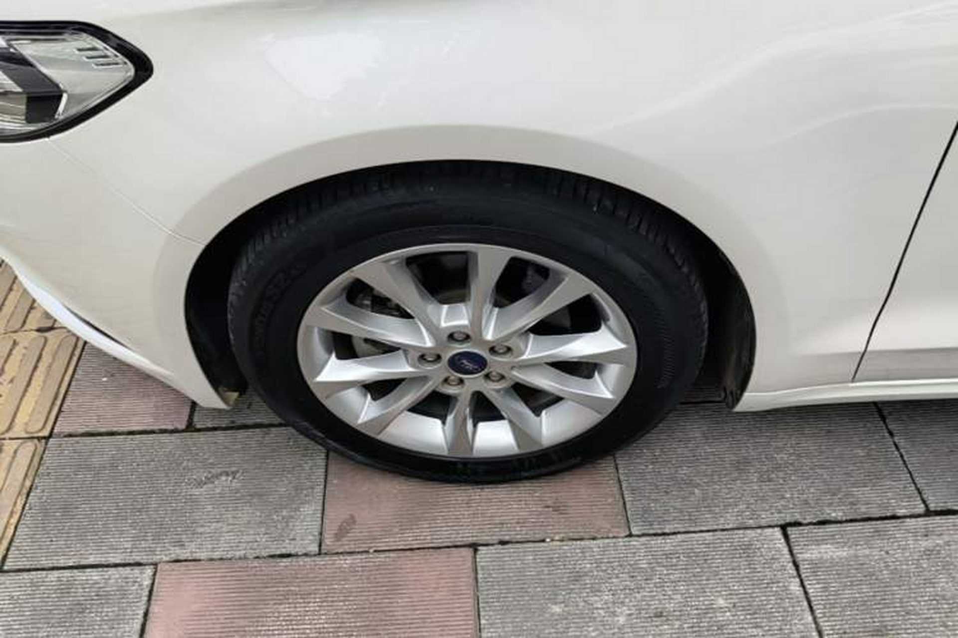 Used Ford Mondeo 2017 EcoBoost 200 Stylish Model Left Front Wheel Hub