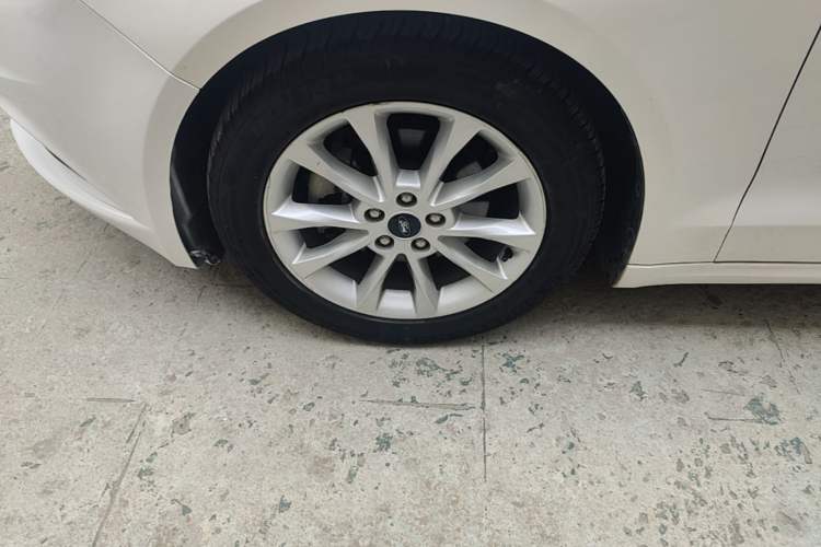 Used Ford Mondeo 2017 Facelifted EcoBoost 180 Fashion Edition Left Front Wheel Hub