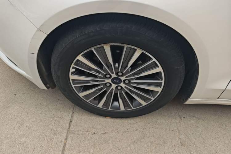 Used Ford Mondeo 2017 EcoBoost 180 Luxury Model Left Front Wheel Hub