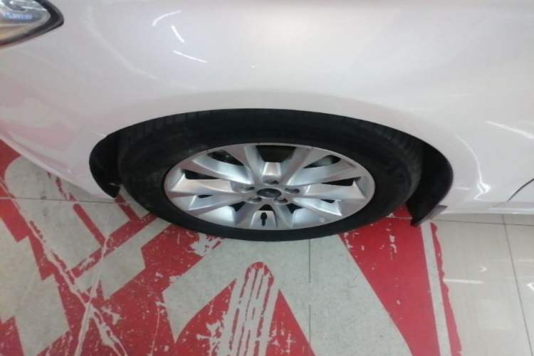 Used Ford Mondeo 2017 EcoBoost 180 Stylish Model Left Front Wheel Hub