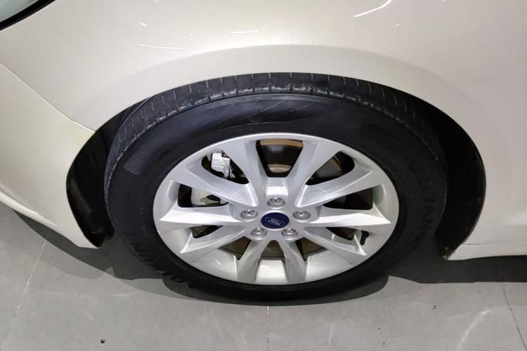 Used Ford Mondeo 2017 Facelifted EcoBoost 180 Fashion Edition Left Front Wheel Hub