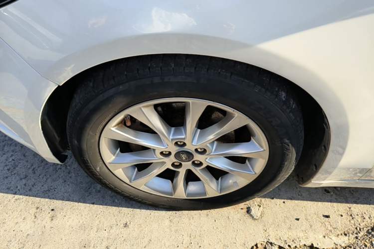 Used Ford Mondeo 2017 EcoBoost 180 Stylish Model Left Front Wheel Hub