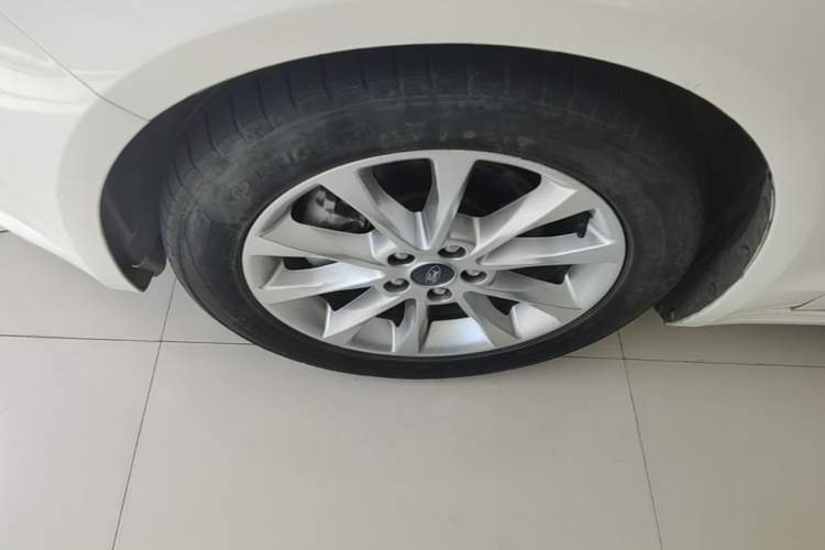 Used Ford Mondeo 2017 Facelifted EcoBoost 180 Fashion Edition Left Front Wheel Hub