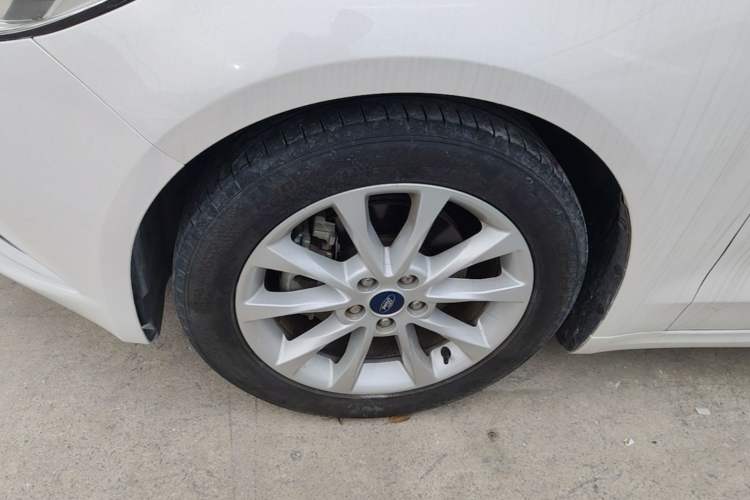 Used Ford Mondeo 2017 Facelifted EcoBoost 180 Fashion Edition Left Front Wheel Hub