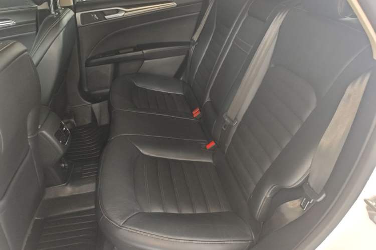 Used Ford Mondeo 2017 EcoBoost 180 Stylish Model Left Rear Seat