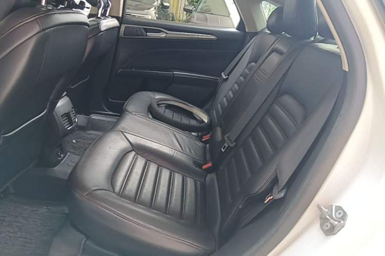 Used Ford Mondeo 2017 EcoBoost 180 Stylish Model Left Rear Seat
