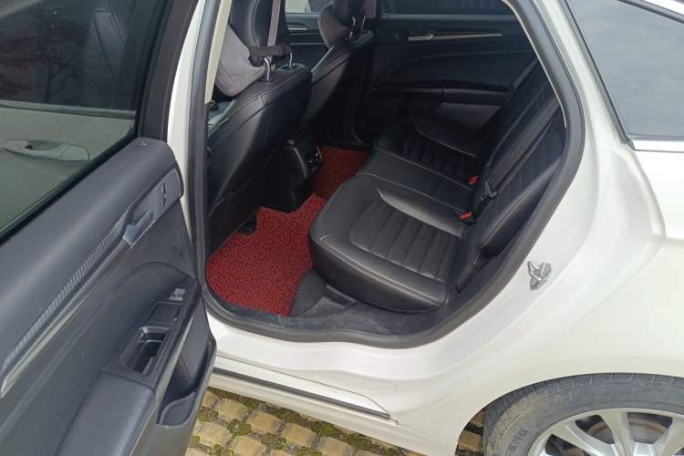 Used Ford Mondeo 2017 EcoBoost 180 Stylish Model Left Rear Seat