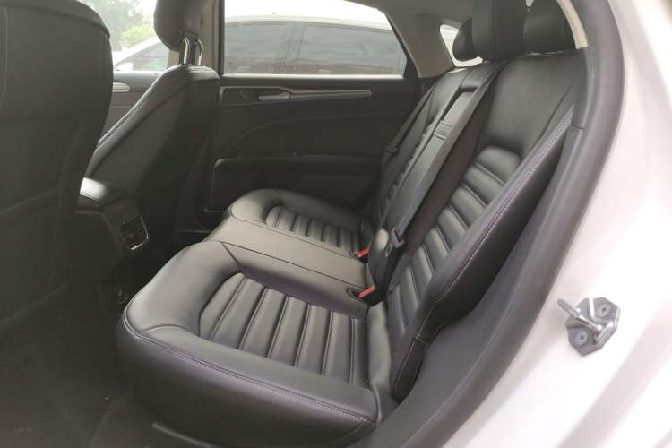 Used Ford Mondeo 2017 EcoBoost 180 Stylish Model Left Rear Seat