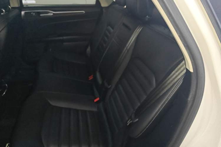 Used Ford Mondeo 2017 EcoBoost 200 Stylish Model Left Rear Seat