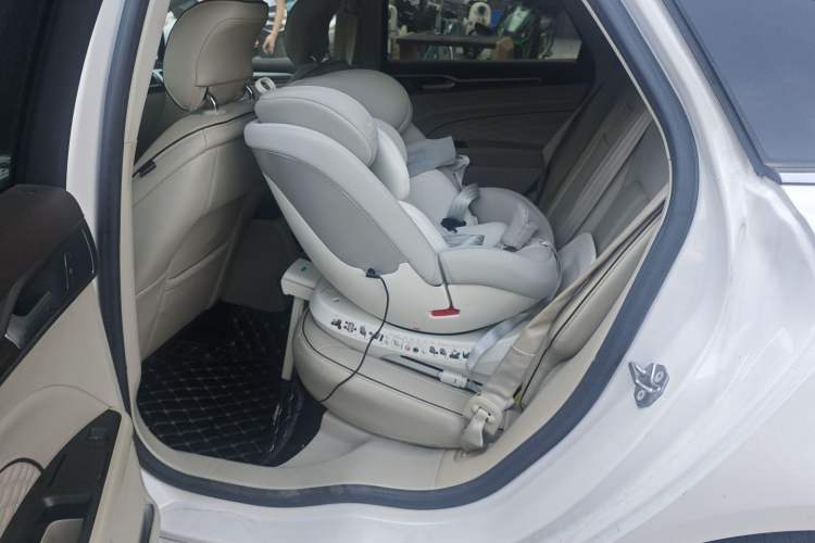 Used Ford Mondeo 2017 2.0L HEV ZhiZun Flagship Version Left Rear Seat