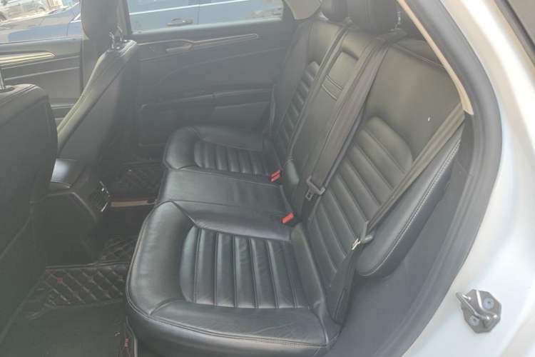 Used Ford Mondeo 2017 EcoBoost 180 Stylish Model Left Rear Seat