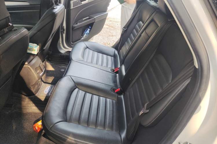 Used Ford Mondeo 2017 EcoBoost 180 Stylish Model Left Rear Seat