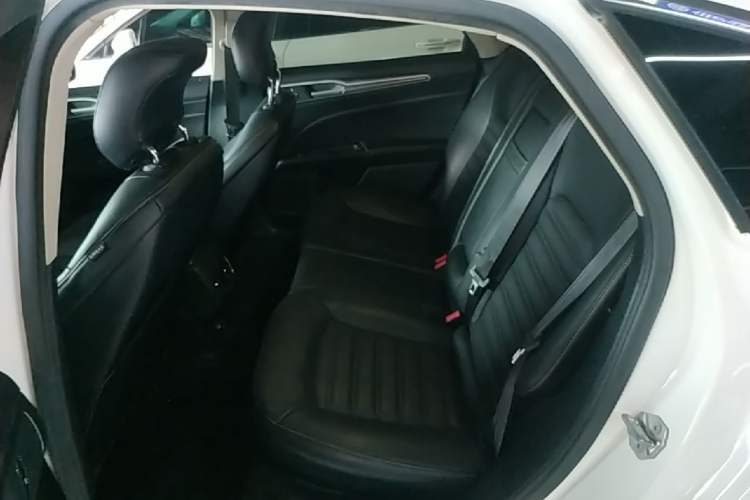 Used Ford Mondeo 2017 EcoBoost 180 Stylish Model Left Rear Seat