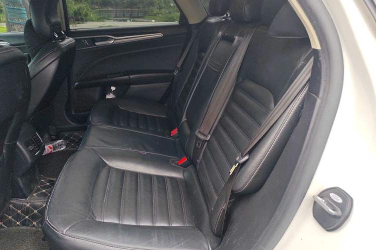 Used Ford Mondeo 2017 EcoBoost 180 Stylish Model Left Rear Seat