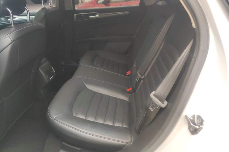 Used Ford Mondeo 2017 EcoBoost 180 Stylish Model Left Rear Seat
