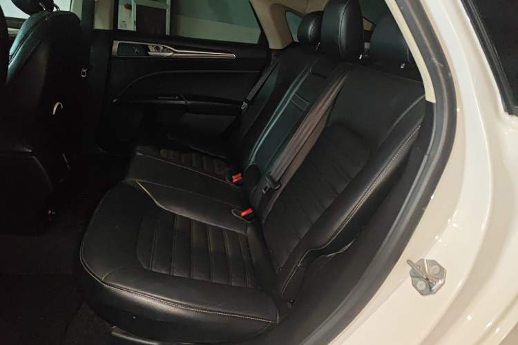 Used Ford Mondeo 2017 EcoBoost 180 Stylish Model Left Rear Seat