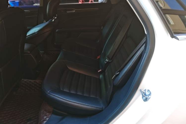 Used Ford Mondeo 2017 EcoBoost 180 Stylish Model Left Rear Seat