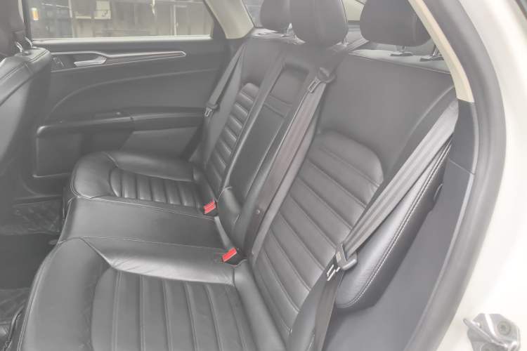 Used Ford Mondeo 2017 EcoBoost 180 Stylish Model Left Rear Seat