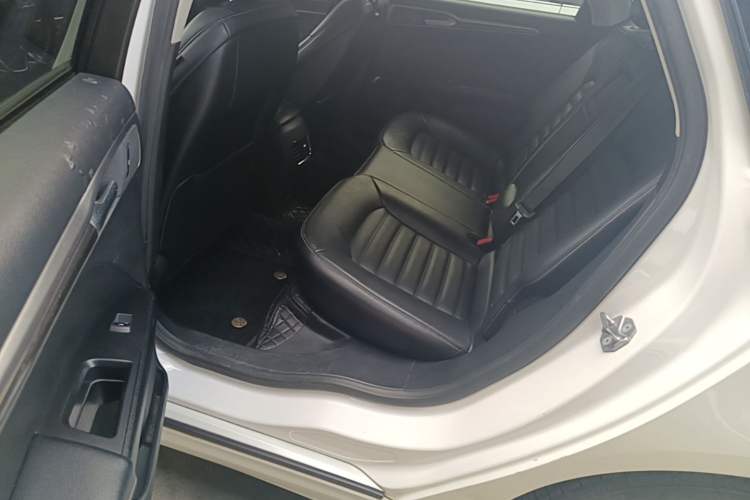 Used Ford Mondeo 2017 EcoBoost 180 Stylish Model Left Rear Seat