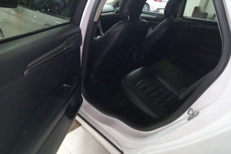Used Ford Mondeo 2017 EcoBoost 200 Stylish Model Left Rear Seat