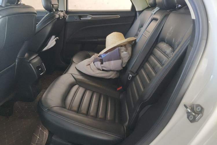 Used Ford Mondeo 2017 EcoBoost 180 Stylish Model Left Rear Seat