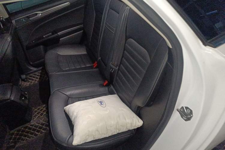 Used Ford Mondeo 2017 EcoBoost 180 Stylish Model Left Rear Seat