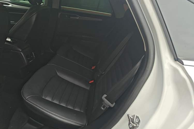Used Ford Mondeo 2017 EcoBoost 180 Stylish Model Left Rear Seat