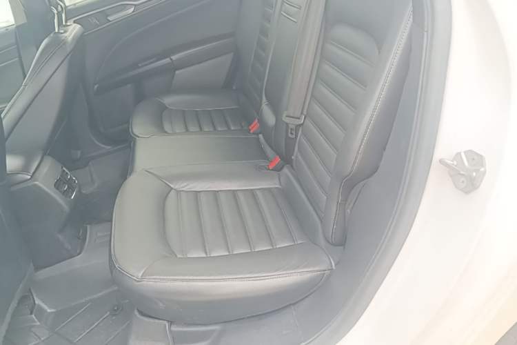 Used Ford Mondeo 2017 EcoBoost 180 Stylish Model Left Rear Seat