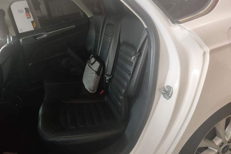 Used Ford Mondeo 2017 EcoBoost 180 Stylish Model Left Rear Seat