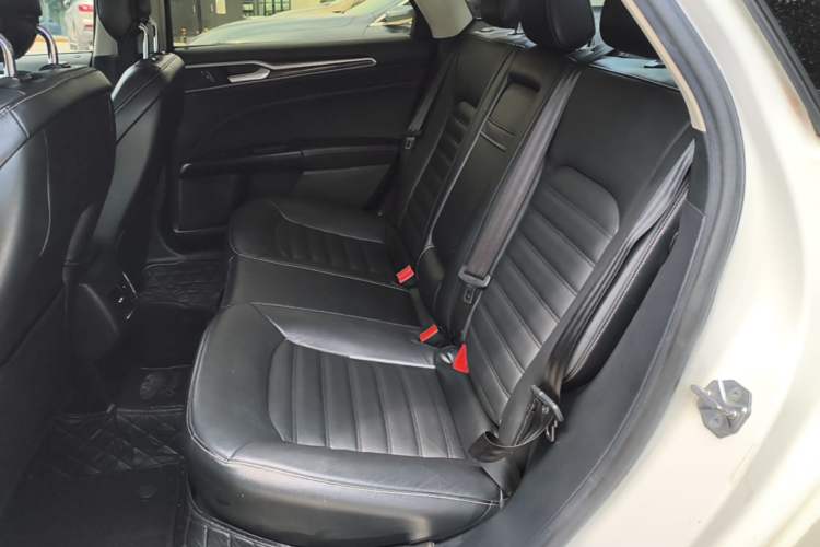 Used Ford Mondeo 2017 EcoBoost 180 Stylish Model Left Rear Seat