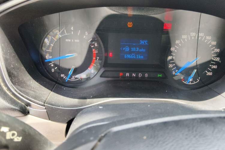 Used Ford Mondeo 2017 EcoBoost 180 Comfort Model Odometer Close Up