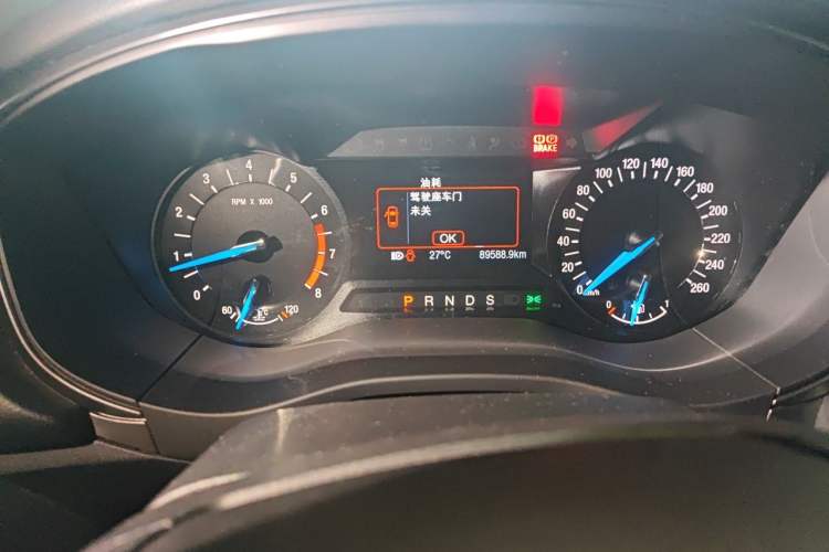 Used Ford Mondeo 2017 EcoBoost 180 Stylish Model Odometer Close Up