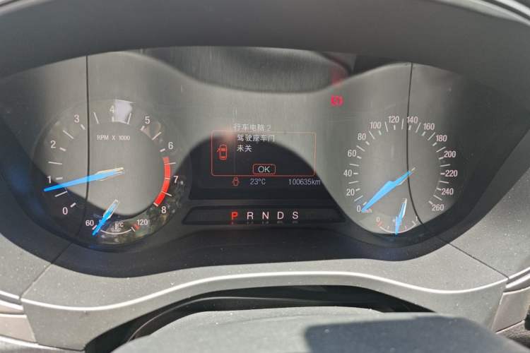 Used Ford Mondeo 2017 EcoBoost 180 Stylish Model Odometer Close Up