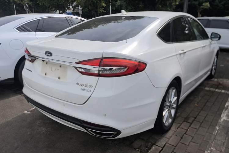 Used Ford Mondeo 2017 EcoBoost 200 Stylish Model Rear Right 45 Deg