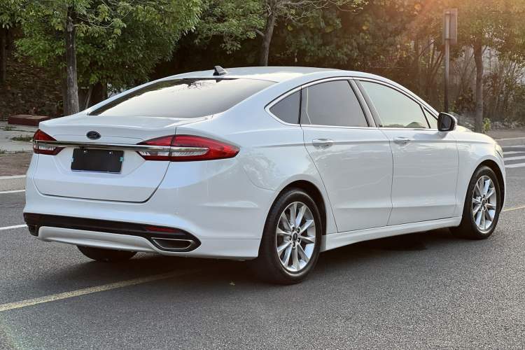 Used Ford Mondeo 2017 EcoBoost 200 Stylish Model Rear Right 45 Deg
