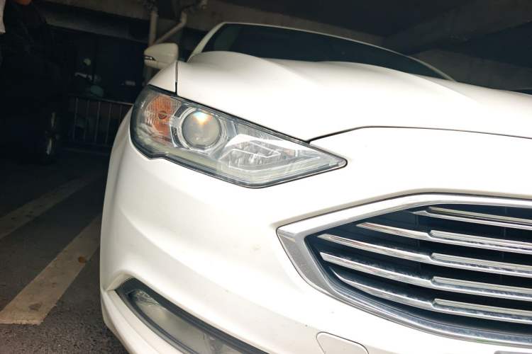 Used Ford Mondeo 2017 EcoBoost 180 Stylish Model Right Front Headlight
