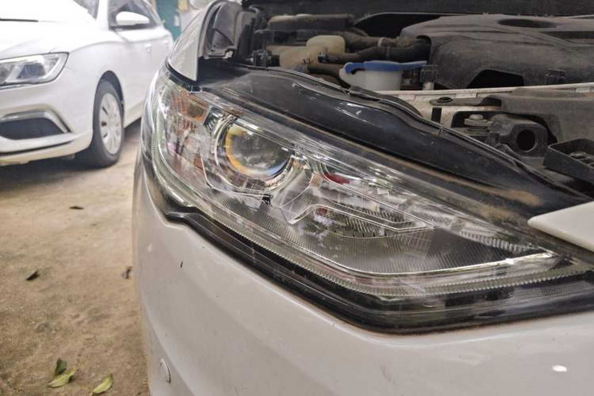 Used Ford Mondeo 2017 EcoBoost 200 Stylish Model Right Front Headlight