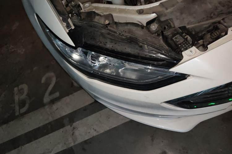 Used Ford Mondeo 2017 EcoBoost 180 Stylish Model Right Front Headlight