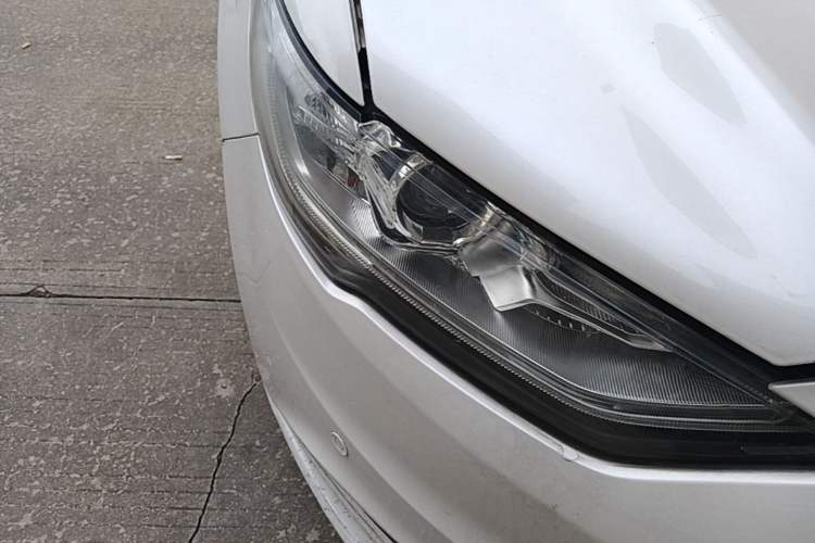 Used Ford Mondeo 2017 EcoBoost 180 Stylish Model Right Front Headlight