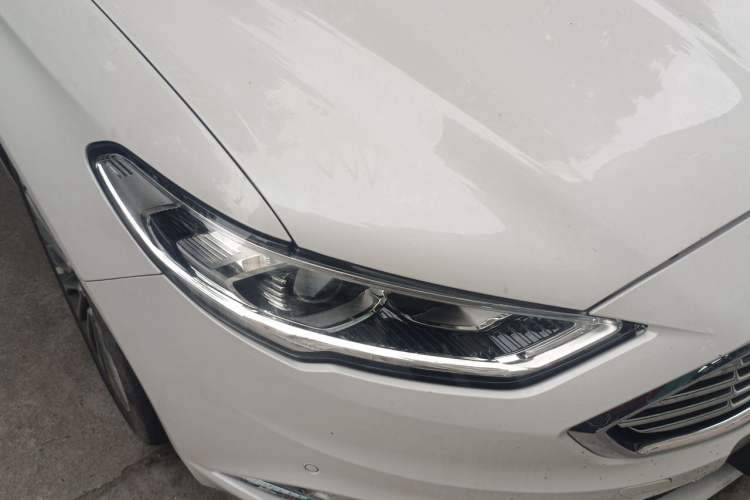 Used Ford Mondeo 2017 EcoBoost 180 Ultimate Model Right Front Headlight