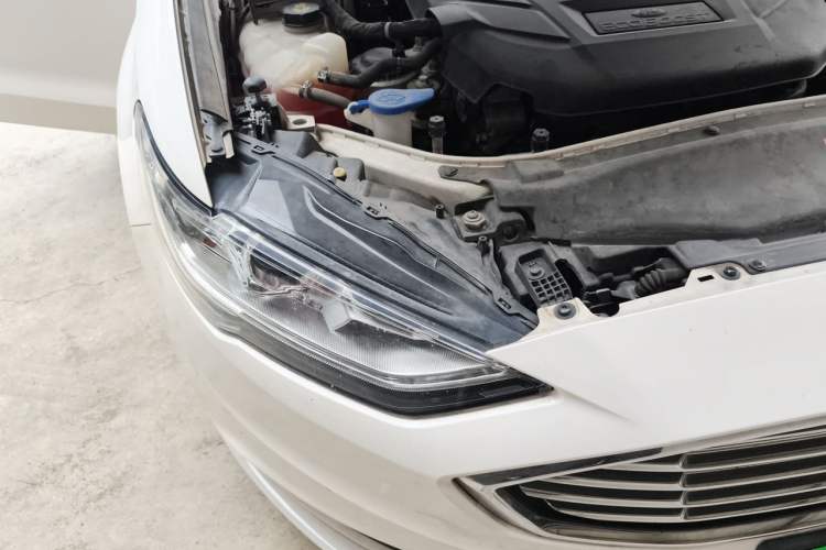 Used Ford Mondeo 2017 EcoBoost 200 Stylish Model Right Front Headlight