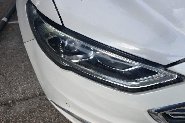 Used Ford Mondeo 2017 EcoBoost 180 Luxury Model Right Front Headlight