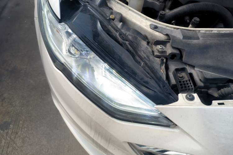 Used Ford Mondeo 2017 EcoBoost 180 Stylish Model Right Front Headlight