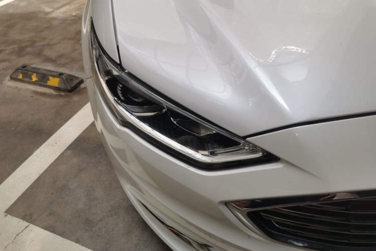 Used Ford Mondeo 2017 EcoBoost 180 Luxury Model Right Front Headlight